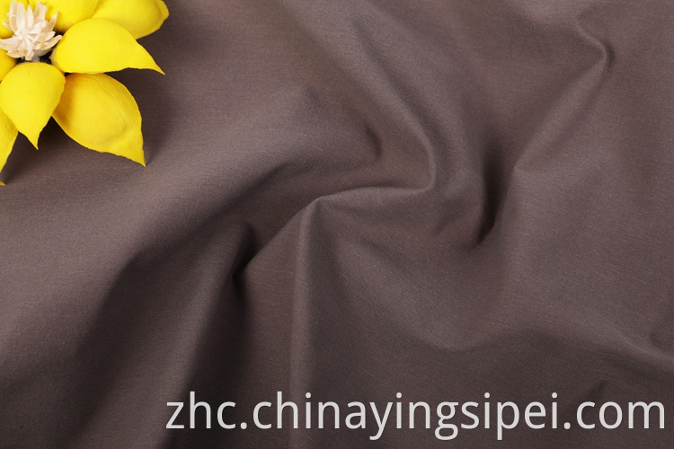 优质的编织固体布70％棉30％聚酯素布织物用于连衣裙